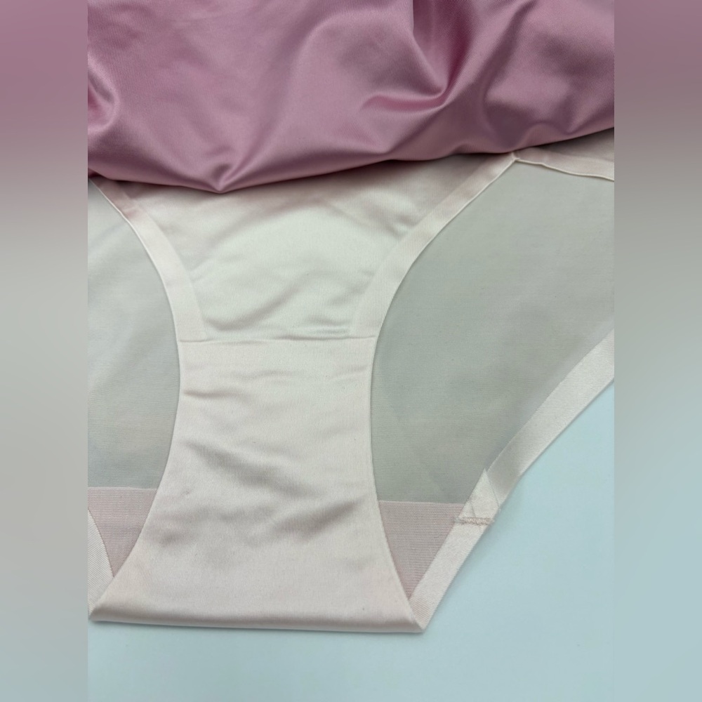 BCBG Maxazria no show panties set - Picture 5 of 9